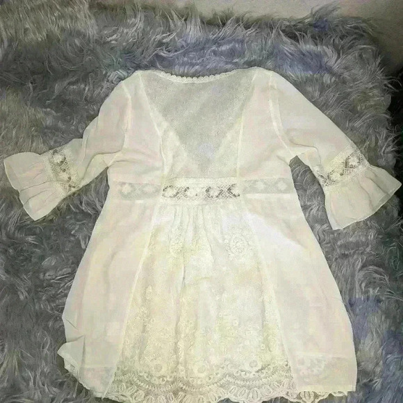 ORIGAMI by Vivian BOHO lite white lace ornate button down V-Neck w/bell sleeves - Picture 11 of 13